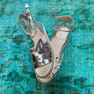 Seychelle’s cat face metallic sandals